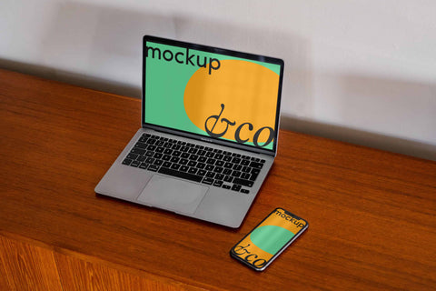 Laptop & iphone 04